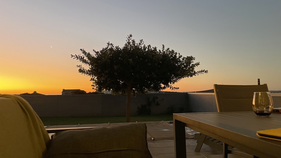 4 Bedroom Property for Sale in Pearl Bay Western Cape